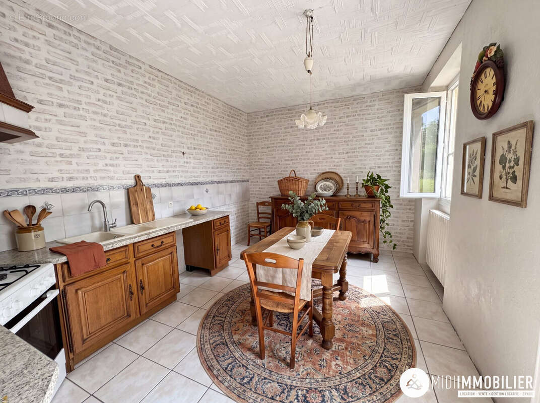 Maison 106 m² à Cagnac-Les-Mines  - photo 3