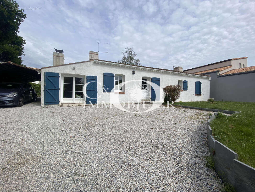 Maison dans le bourg sur jardin clos - photo 16