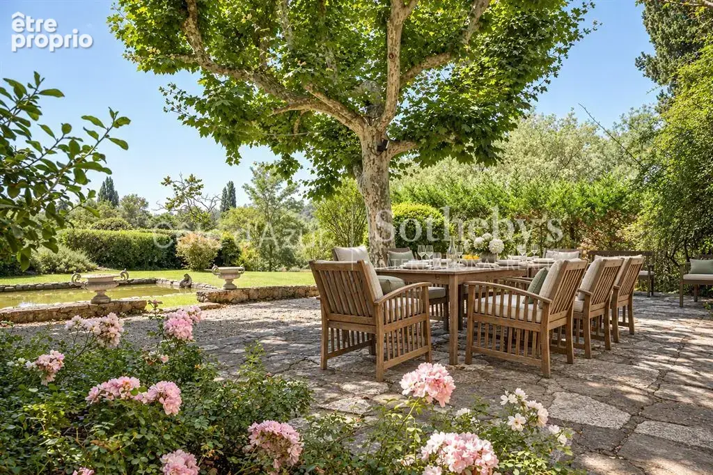 Châteauneuf-Grasse, bergerie de caractère du XIXe siècle au cœur de 3 hectares de nature préservée - photo 3