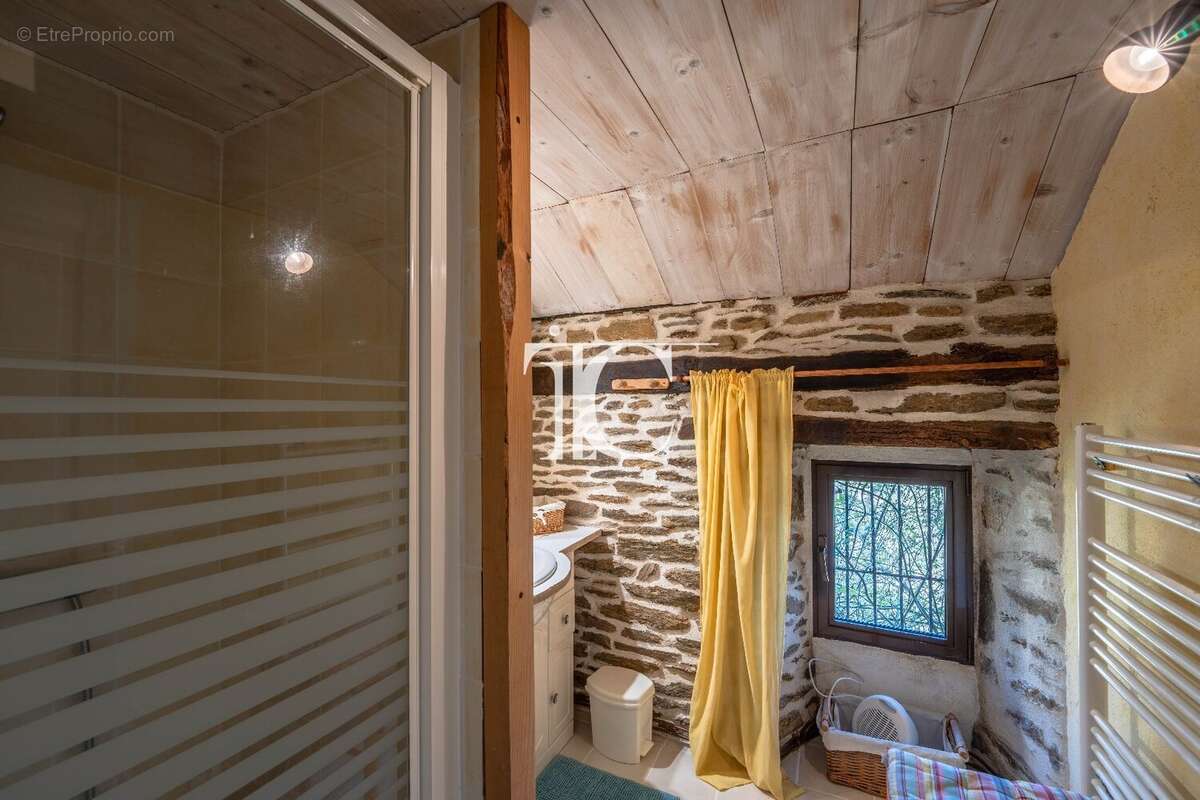 Maison à LABLACHERE