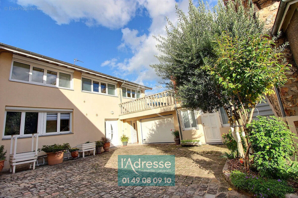 Appartement à L&#039;HAY-LES-ROSES