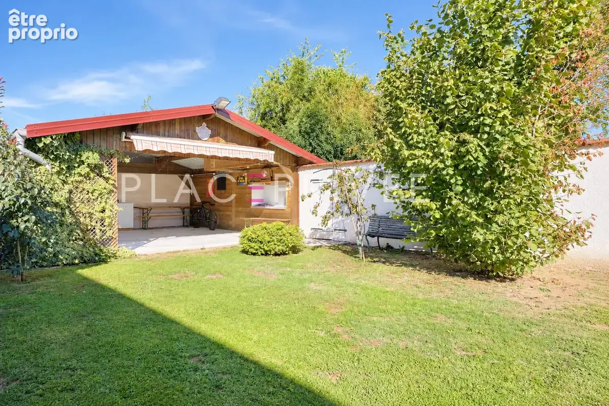 Maison avec jardin et double garage - photo 17