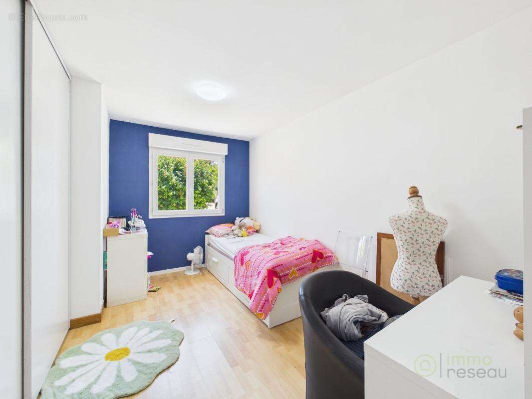 Maison 140 m² à Saint-Martial-De-Mirambeau  - photo 12
