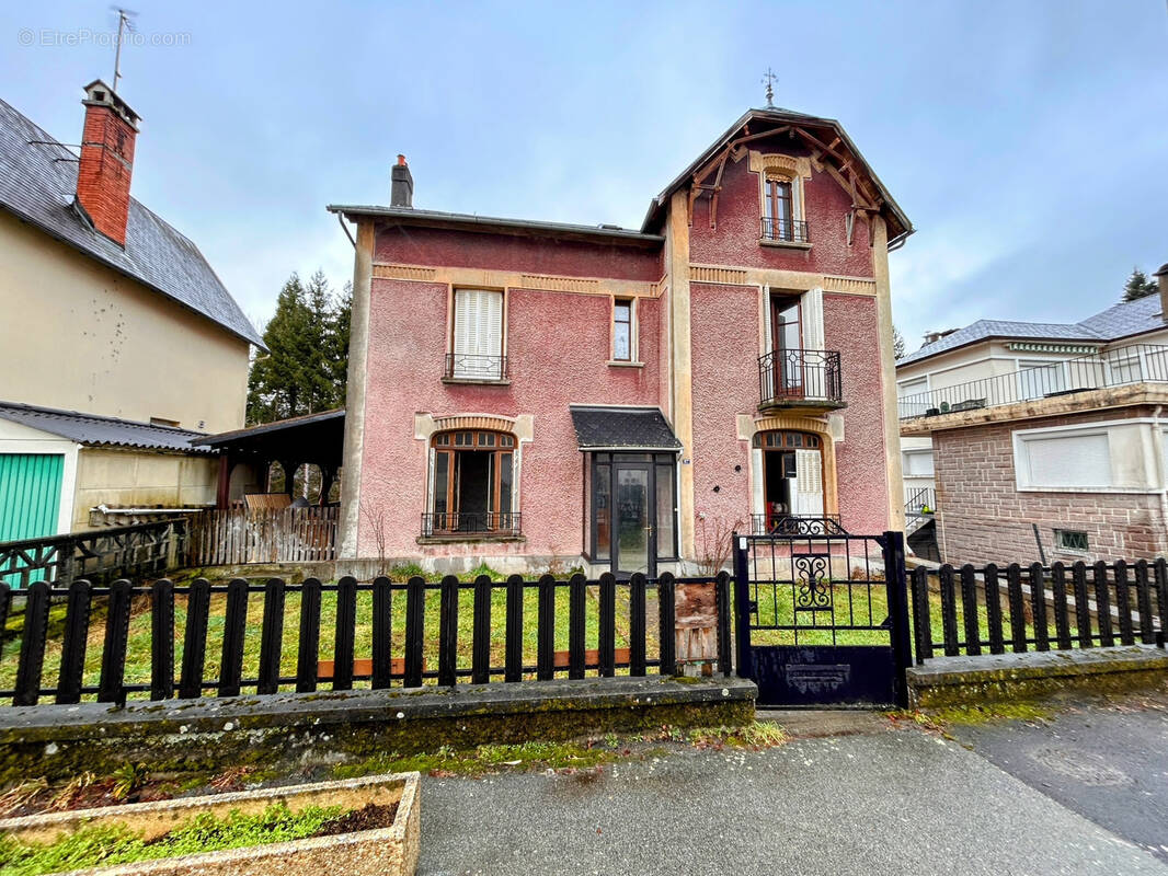 Maison à USSEL