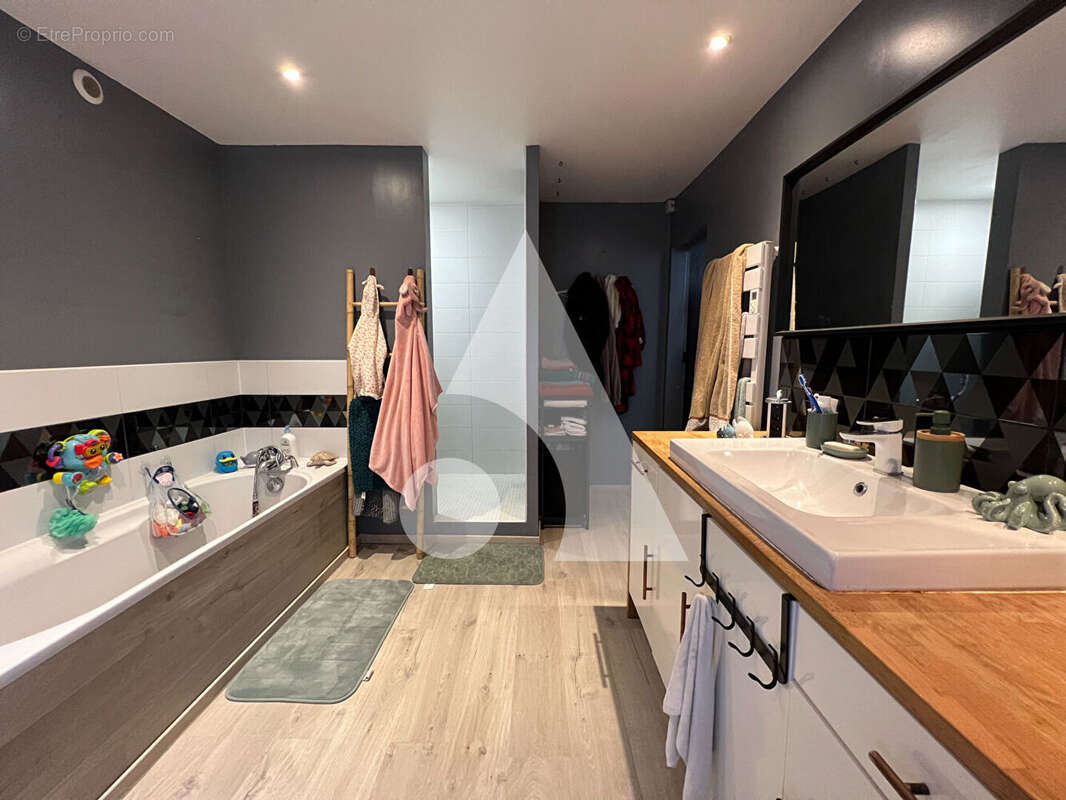 Maison à SAINT-AMAND-LES-EAUX