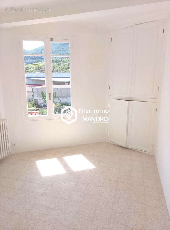 Maison 181 m² à Maury  - photo 8