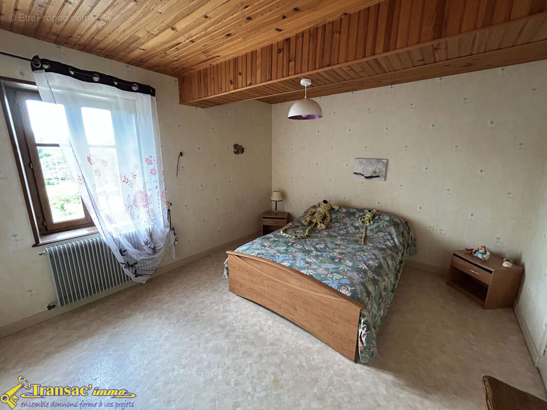 Corps de ferme 4 pièces 118m2 avec dépendances et terrain - photo 9
