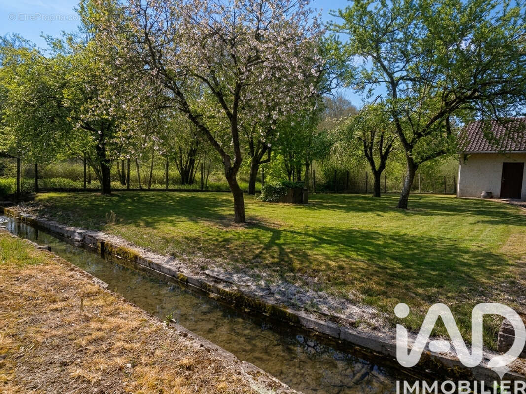 Maison 151 m² à Saint-Amand-Sur-Fion  - photo 7