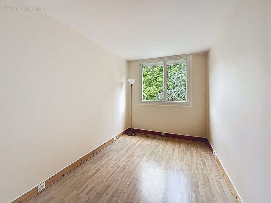 Chambre - Appartement à BUC