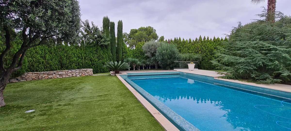 Maison à MOUGINS