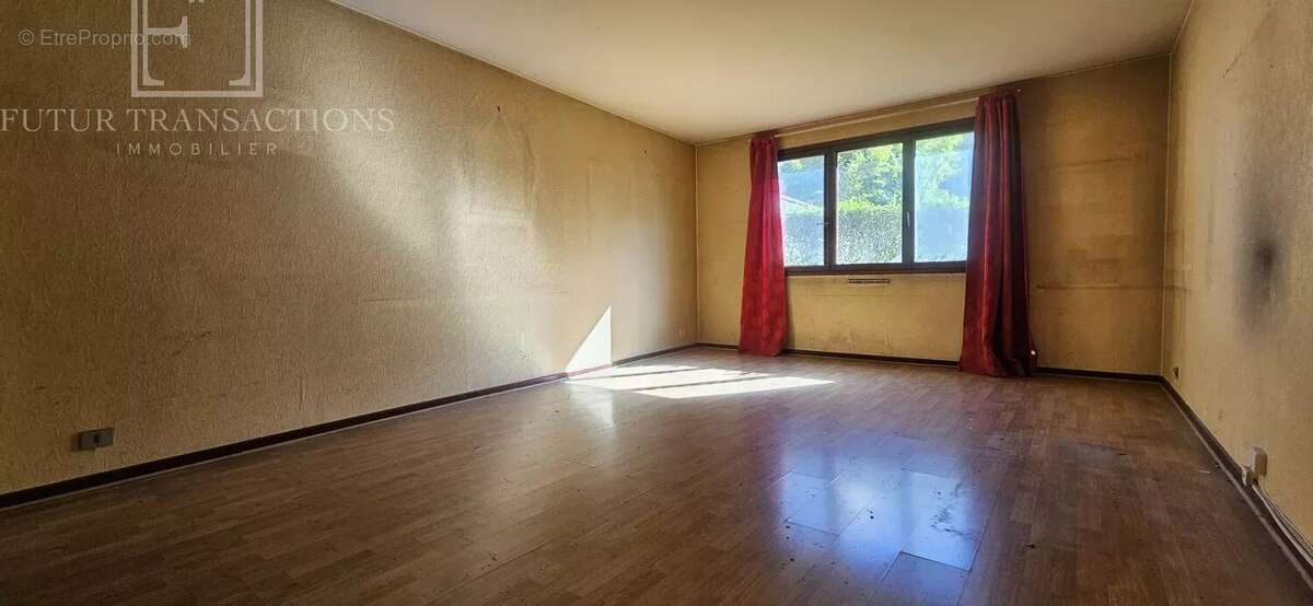 Appartement à COLOMBES