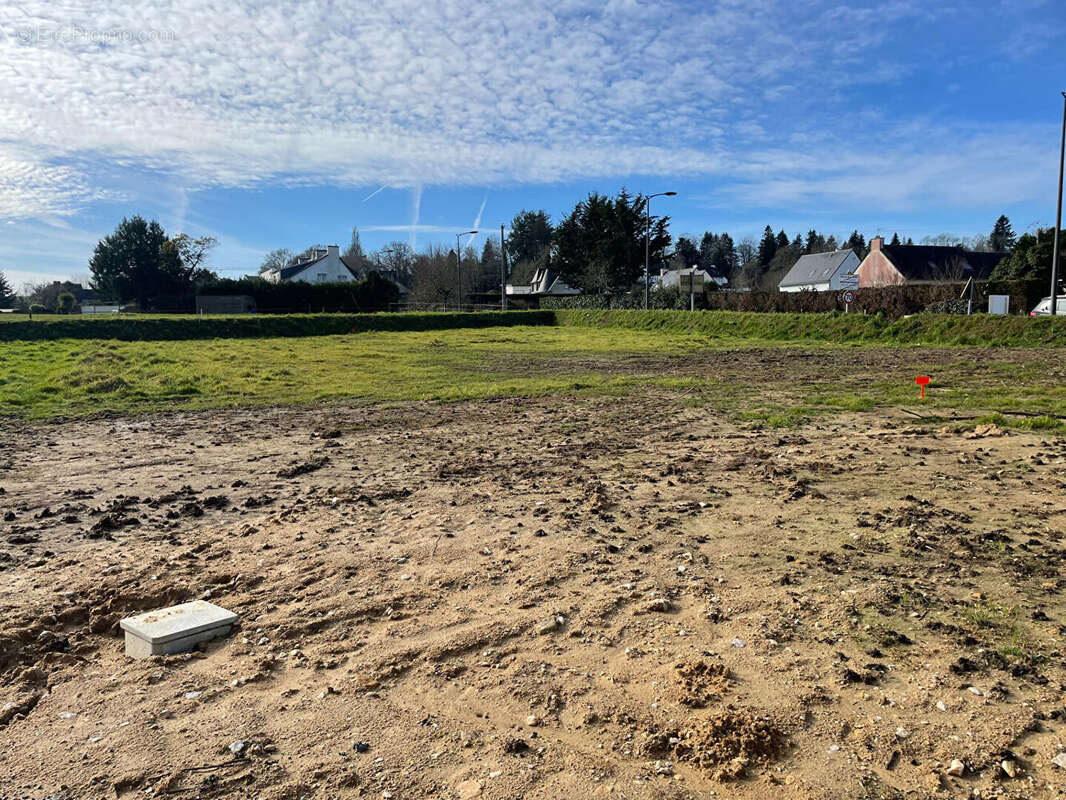 Terrain à PLEUVEN