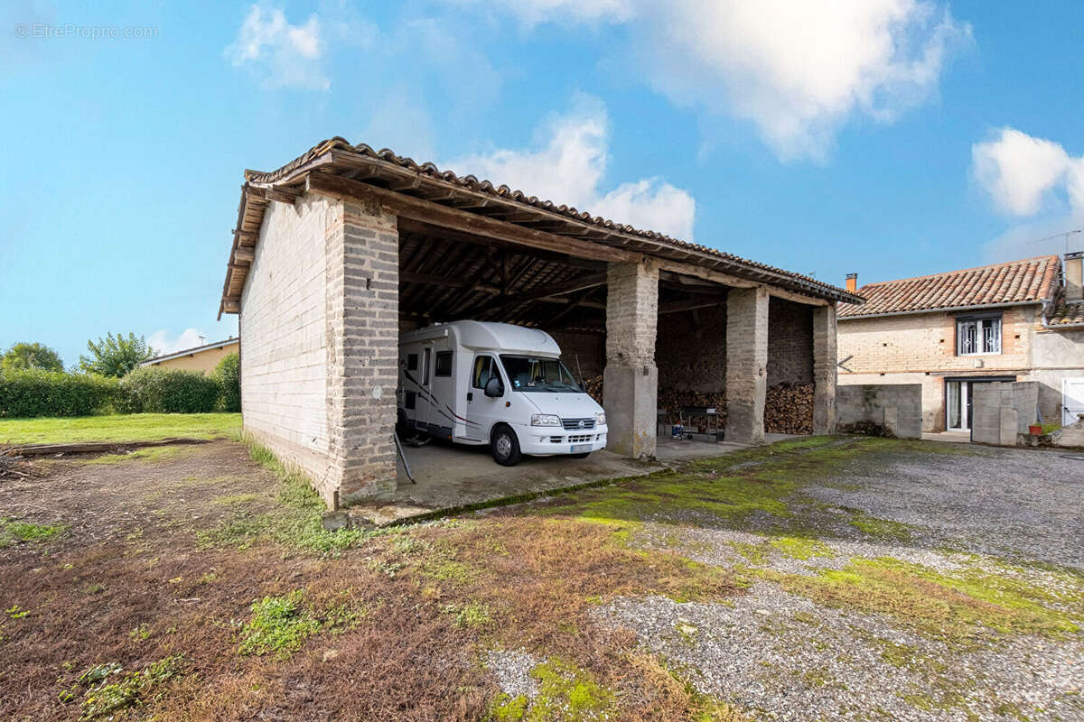 Maison à ROQUESERIERE