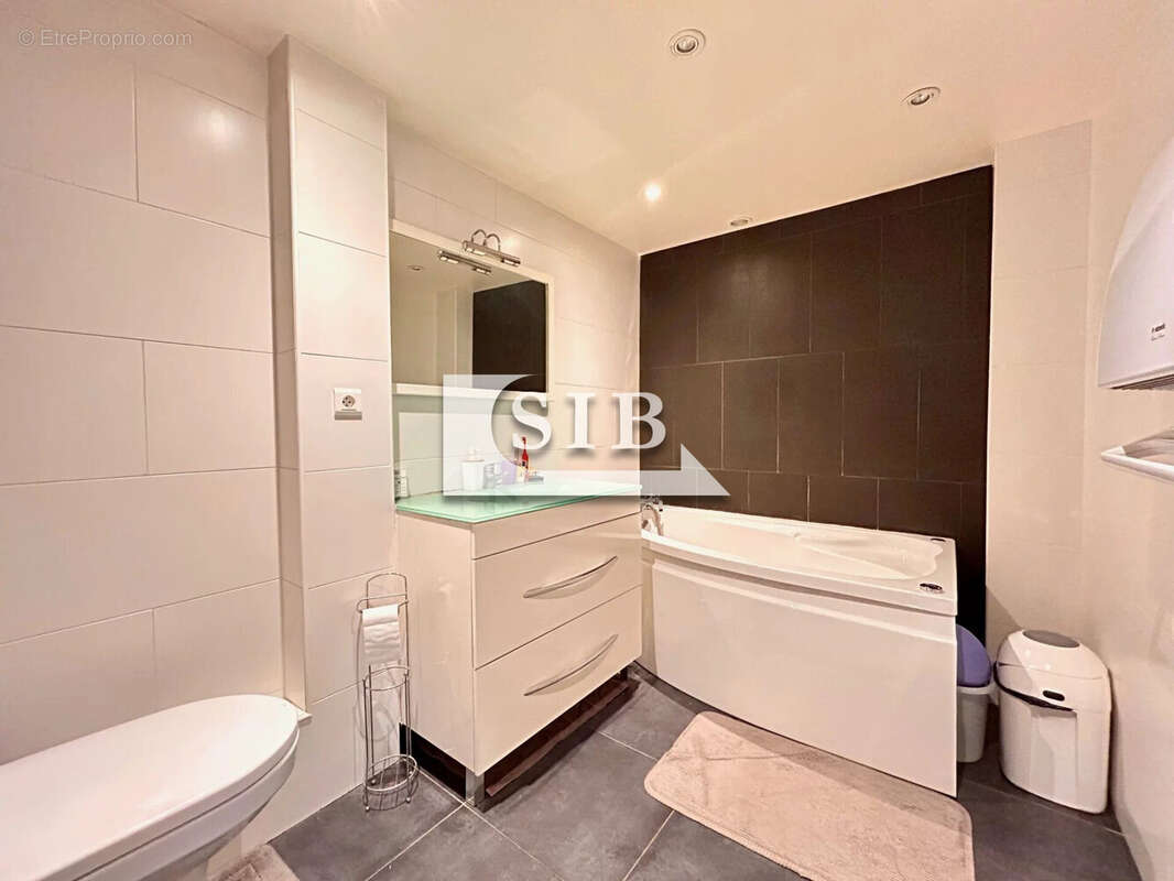 Maison à LA VILLE-DU-BOIS