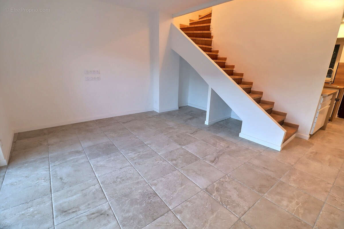 Maison à THEZAN-LES-BEZIERS