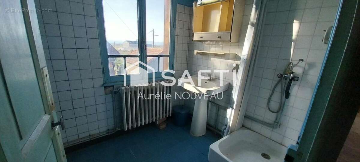 Photo 7 - Maison à SAINT-CLEMENT-DE-REGNAT