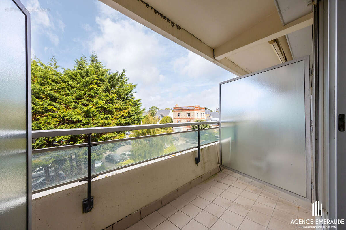 À vendre, studio avec balcon, vue dégagée, au pied de la plage de l'Écluse à Dinard - photo 6