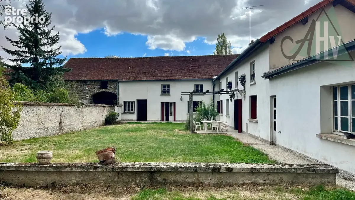 Photo Maison à Bannost-Villegagnon au prix de 269 000€