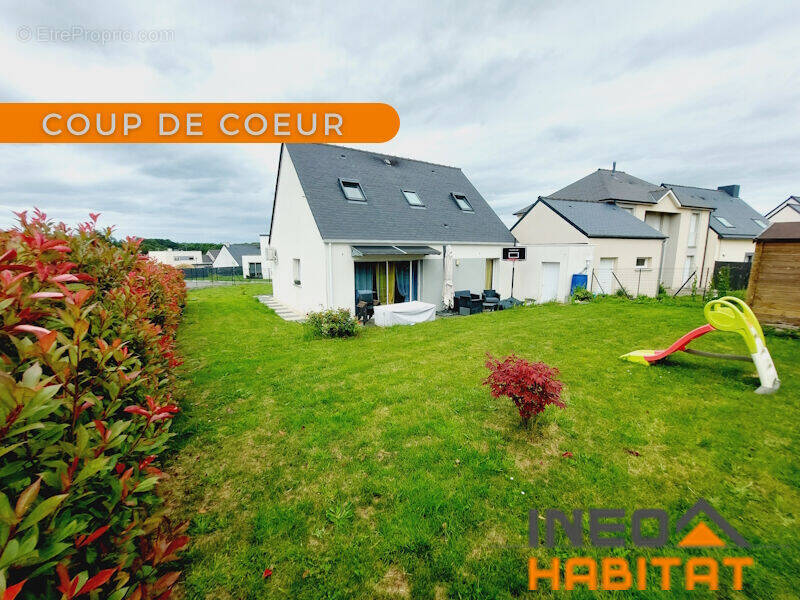 Maison à MEZIERES-SUR-COUESNON