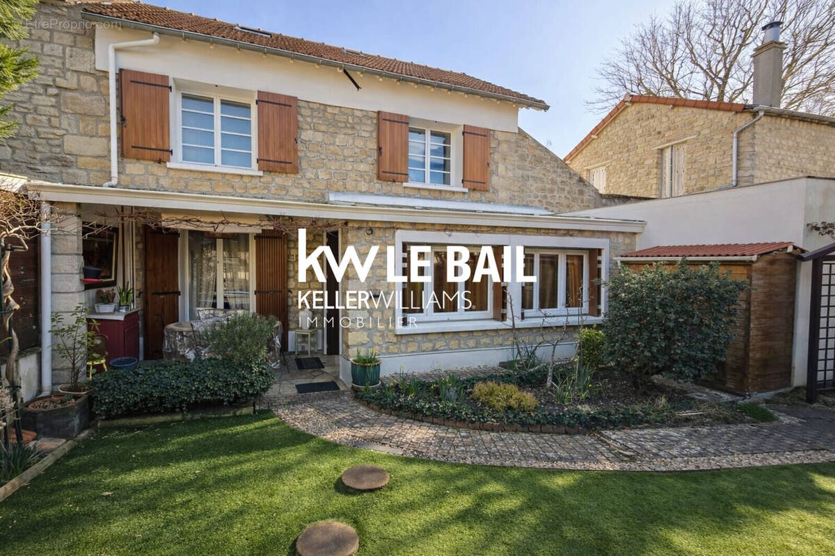 Maison à AUVERS-SUR-OISE