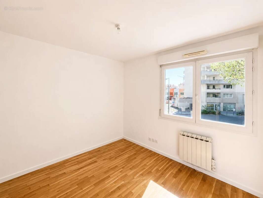 T3 64 m² avec terrasse, double garage et piscine – Villeurbanne - photo 5