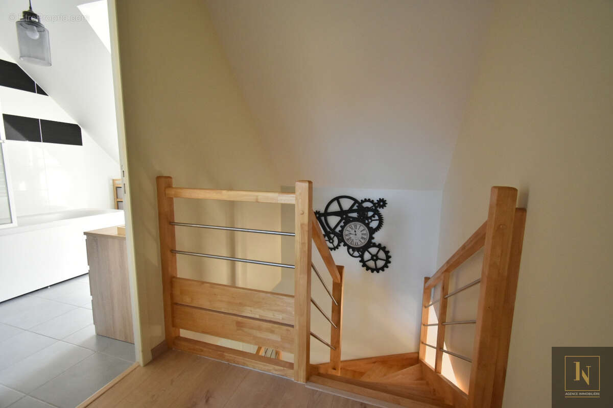 Maison 2016 - 91 m2 - Parcelle 323 m2- Theix/Noyalo - Au calme - photo 9