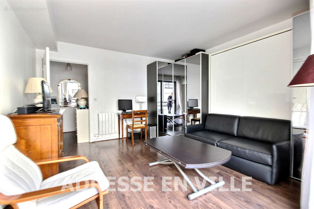 Studio avec balcon sur jardin entièrement meublé. - photo 9