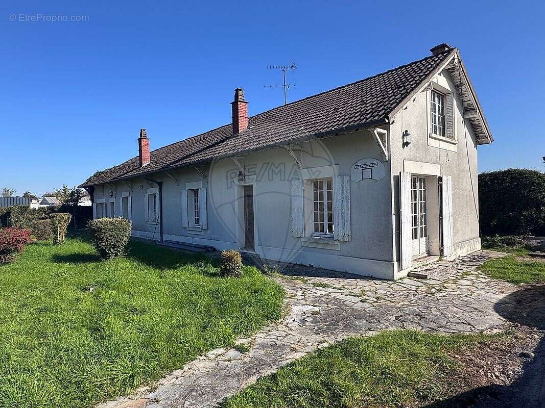 Maison à VARENNES-VAUZELLES