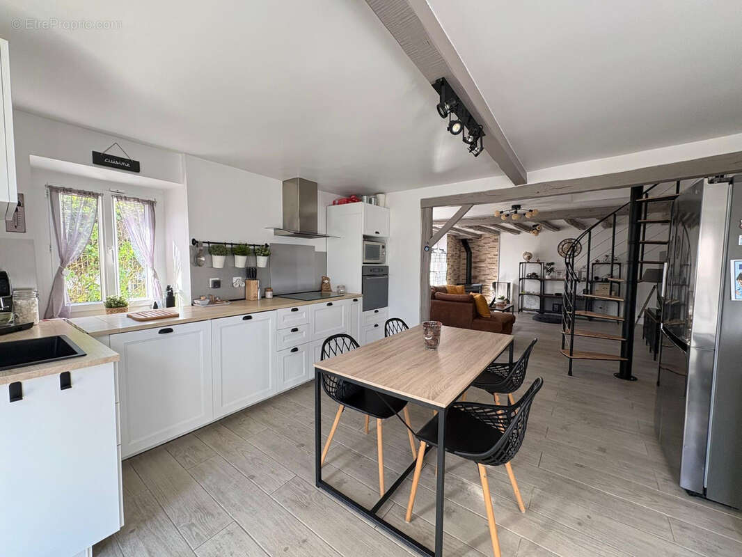 Maison à HAUTEFEUILLE