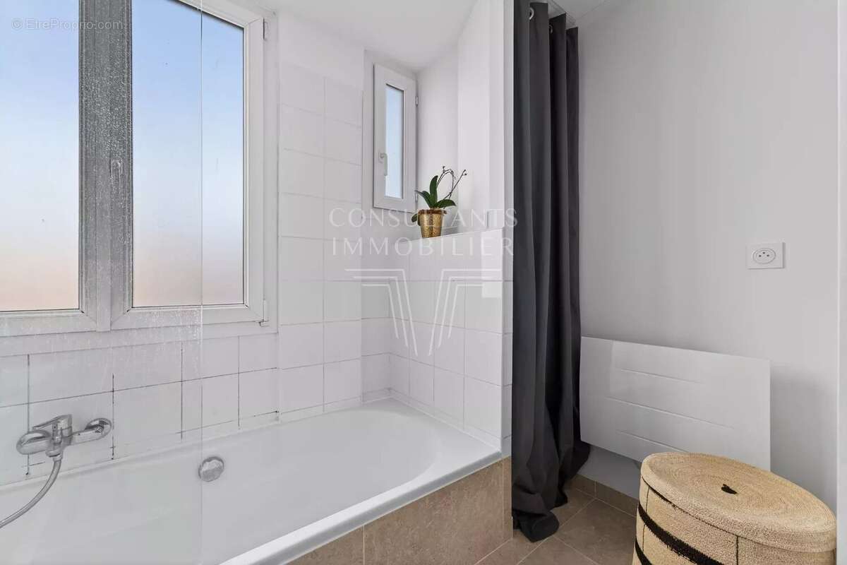 Appartement à LEVALLOIS-PERRET