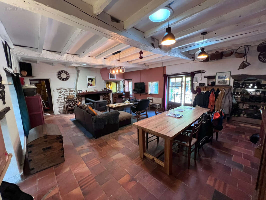 Maison en pierre, 3 chambres, terrain à perte de vue - photo 2