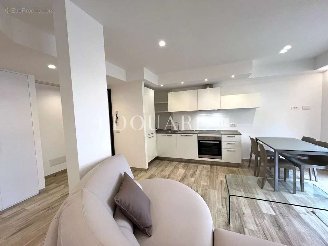 Appartement à ROQUEBRUNE-CAP-MARTIN