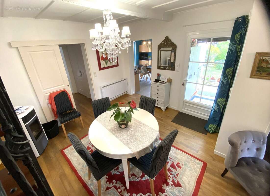 Maison à BEYNAC-ET-CAZENAC