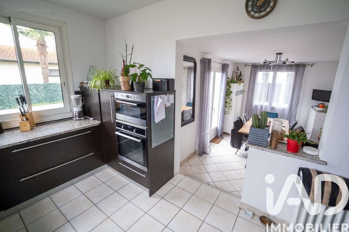 Maison 131 m² à Tarbes  - photo 6