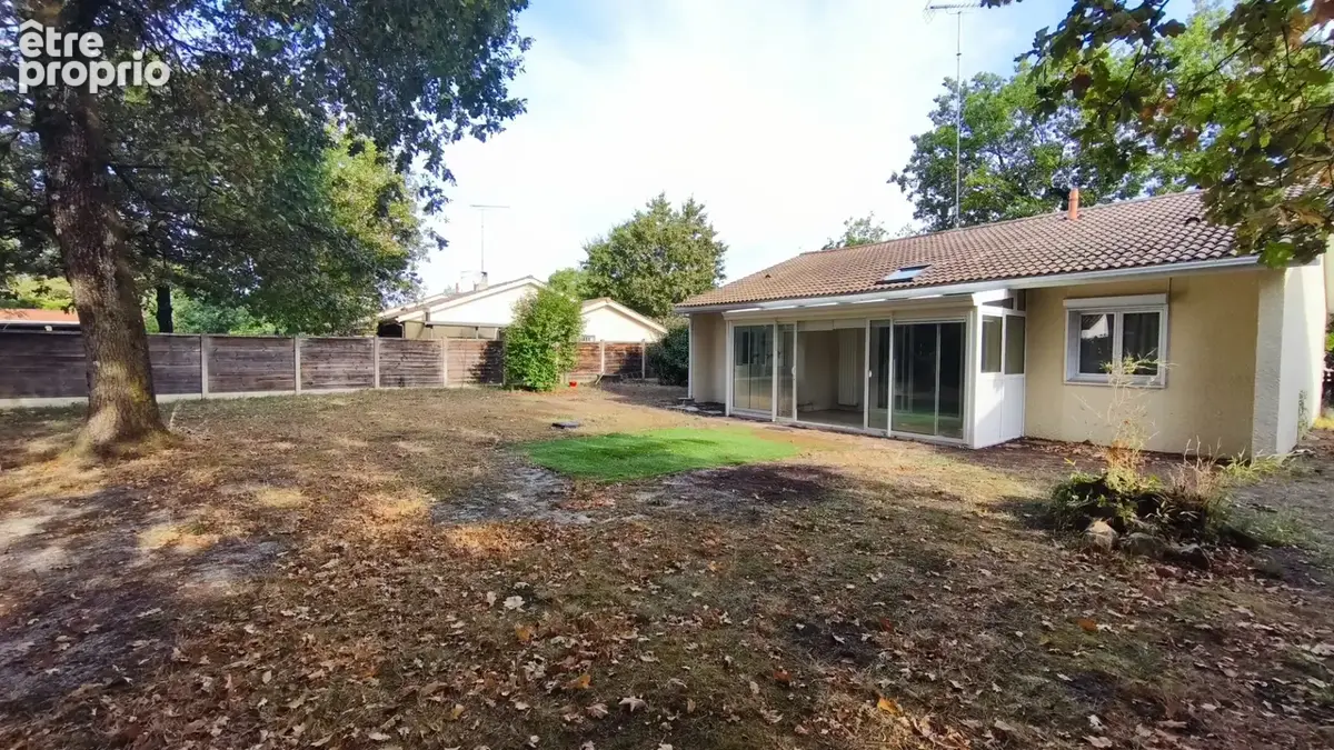 Maison de 76.83 m² - 3 chambres avec véranda et garage de 15,83m² – Terrain de 782 m² – DPE D - photo 1