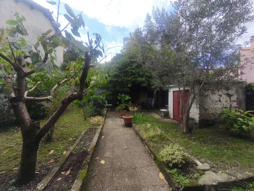 Maison à LES SALLES-DU-GARDON