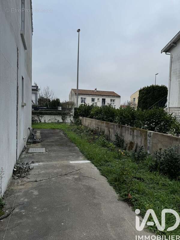 Maison 90 m² à Saint-Xandre  - photo 5