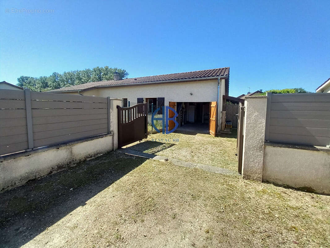 Coup de coeur assuré pour cette belle villa plain pied à visiter sans tarder - photo 5