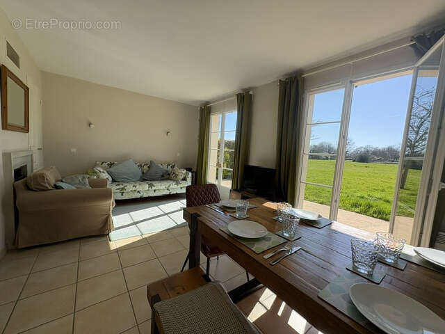 Maison à PORT-EN-BESSIN-HUPPAIN