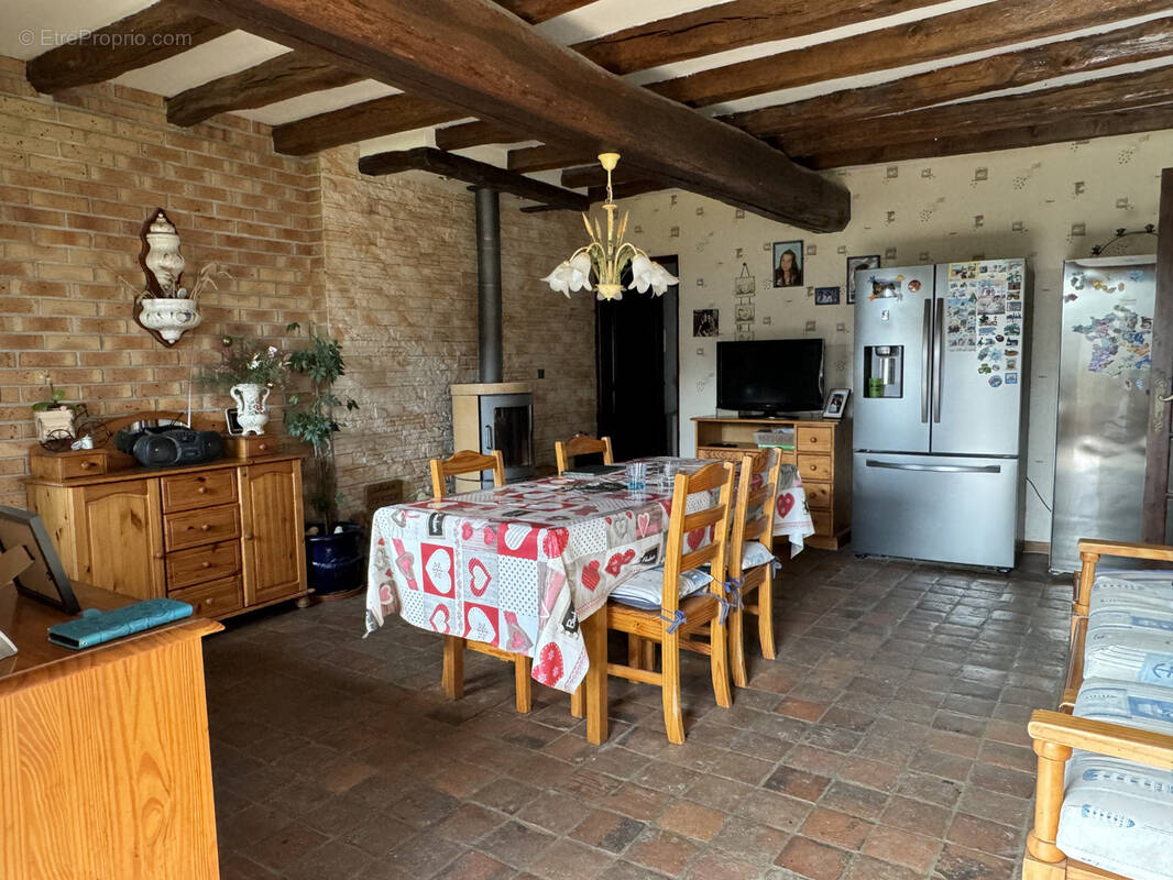 Maison à MONTCORBON