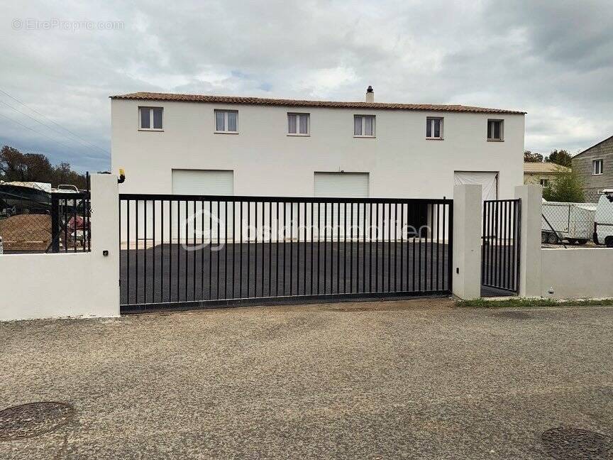 Appartement à TOURRETTES