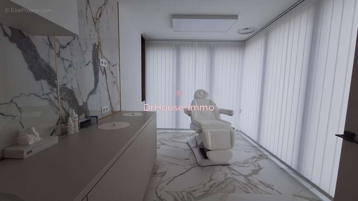 Commerce à OLLIOULES