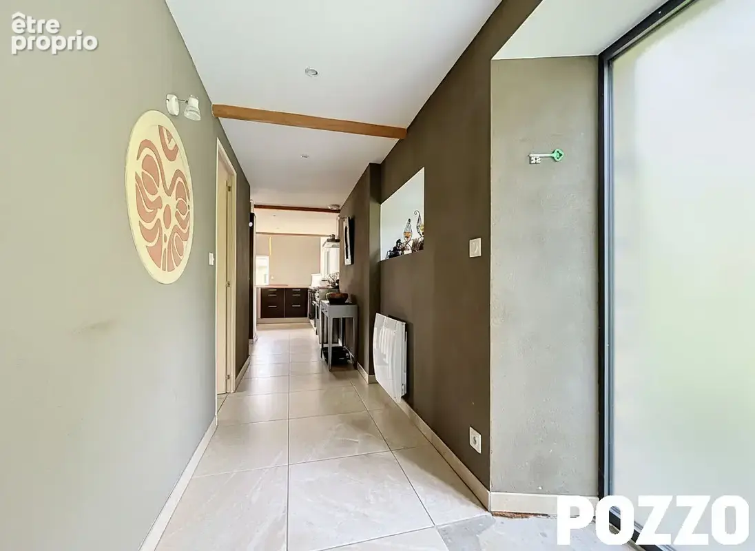 A vendre. st jean d'elle. maison entierement renovee avec dependance. - photo 3