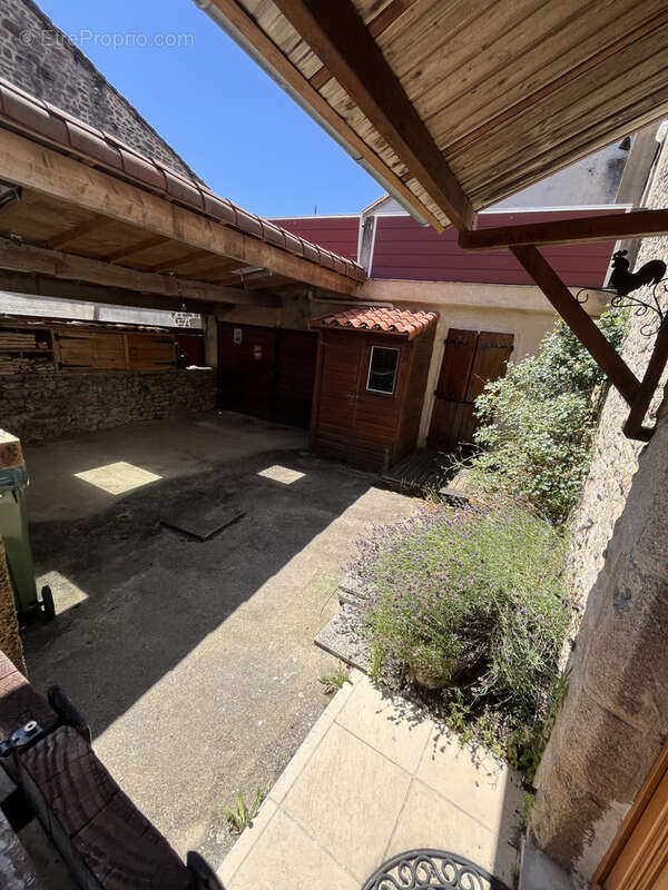 Maison à COMPREIGNAC