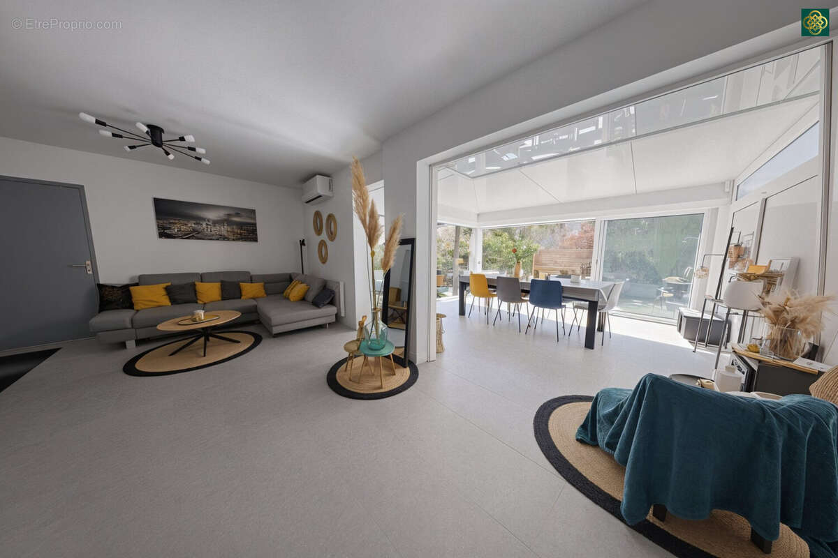 Appartement à LATTES