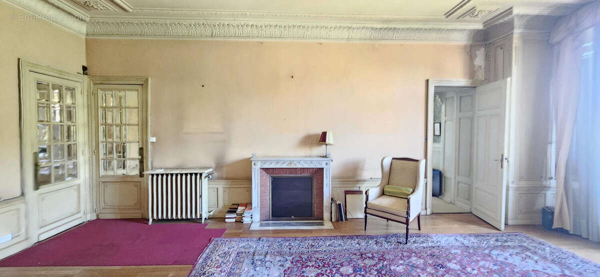 Exclu REMIREMONT – Appartement de caractère à rénover de 209 m²  avec jardin privatif+ 2 stationnements +  caves - photo 12