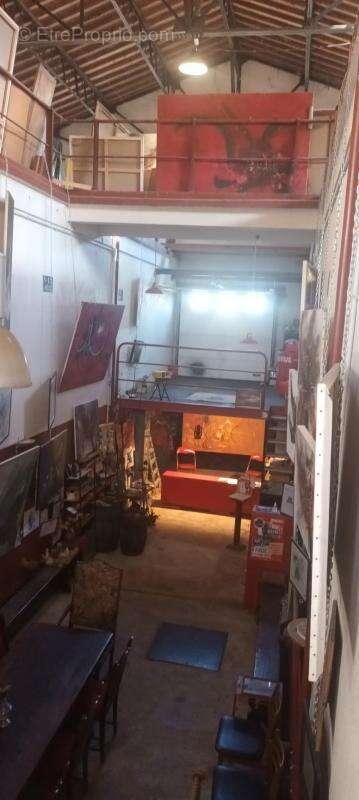 Bien rare et atypique- ancienne cave viticole amenagee atelier d artiste et habitation - photo 7