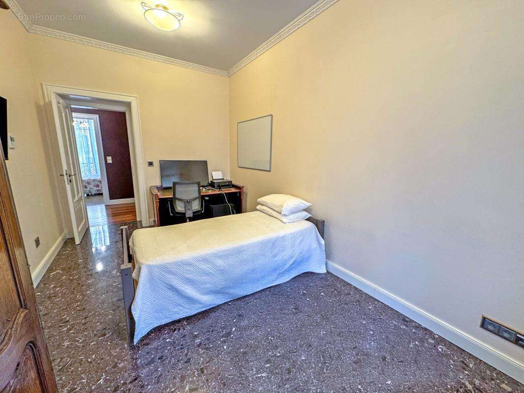 Bel appartement de caractère, 100 m², 3 chambres, Carré d’Or - photo 12