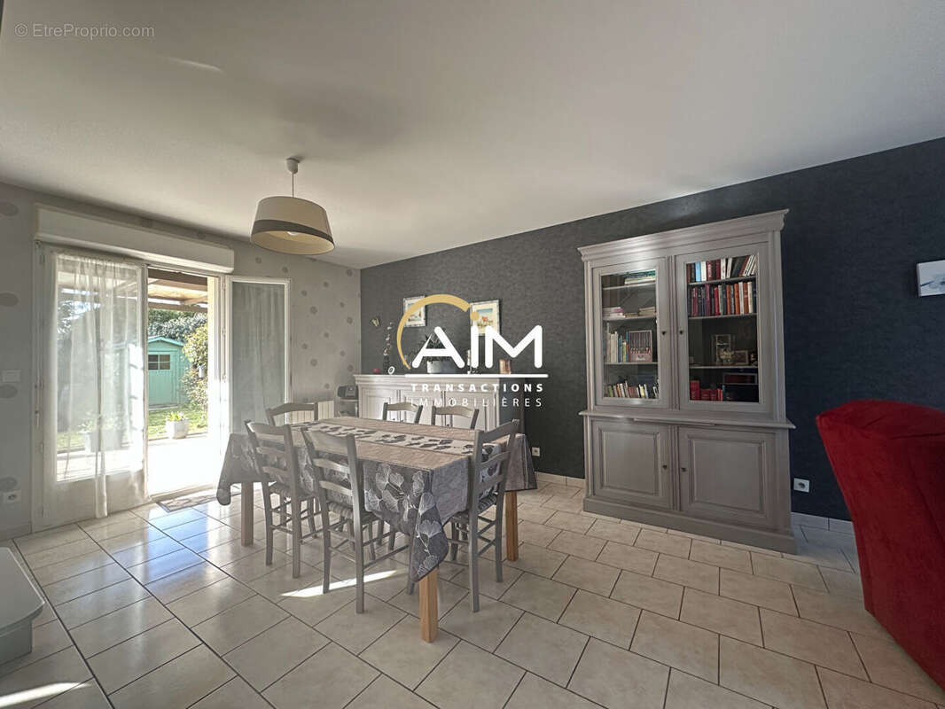 Maison à PARCAY-MESLAY