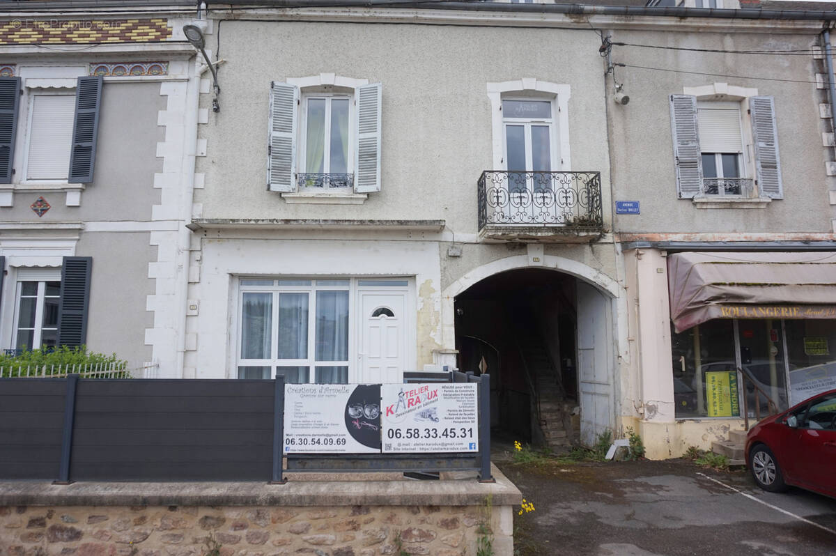 Maison à LUZY
